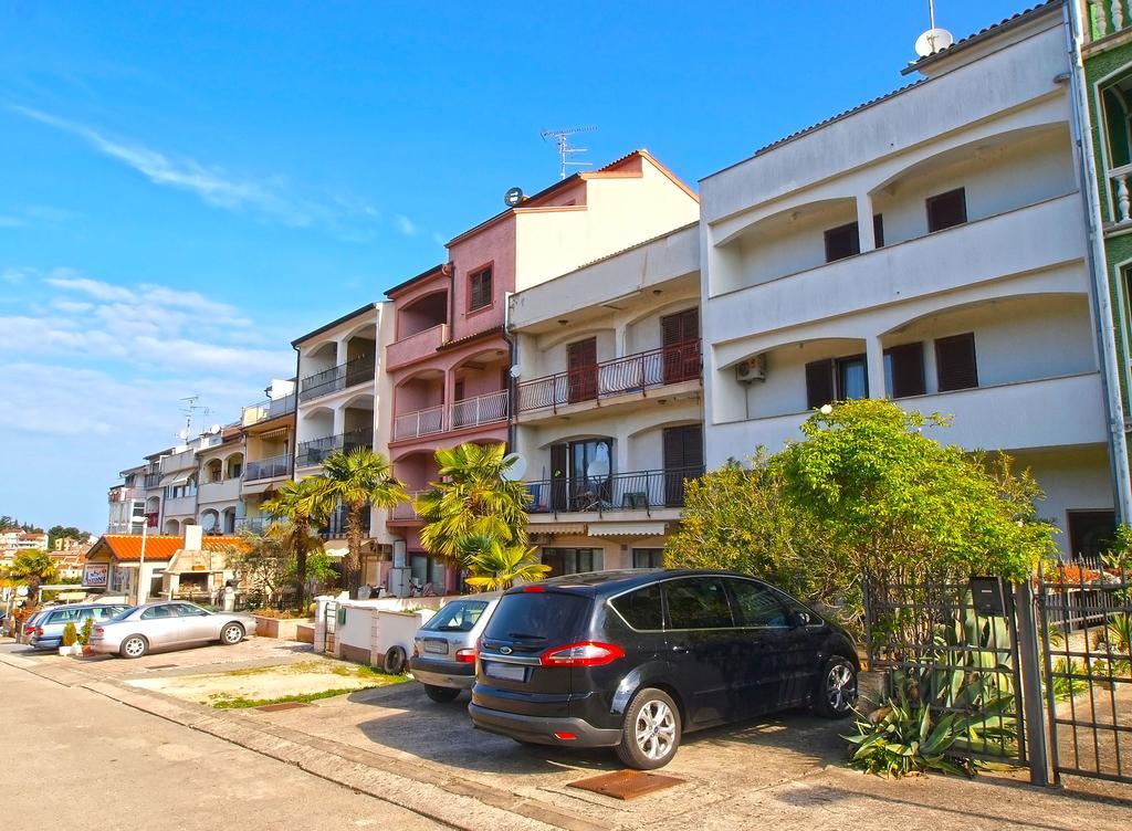 Apartments Dubravka 1315 Vrsar Exterior photo
